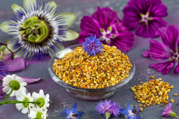 Pyłek Kwiatowy Suplement Diety Zbliżenie Środku Kwiatów Leczniczych — Zdjęcie stockowe