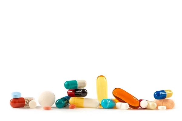 Diversidad Medicamentos Forma Cápsulas Alineadas Superpuestas Sobre Fondo Blanco Recortado — Foto de Stock