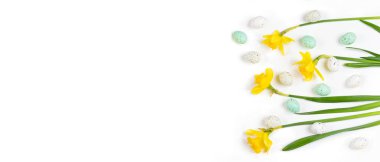 Flowers seen from above with green and white eggs seen from above