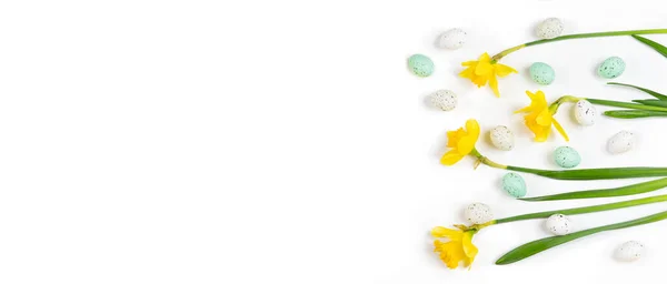 stock image Flowers seen from above with green and white eggs seen from above