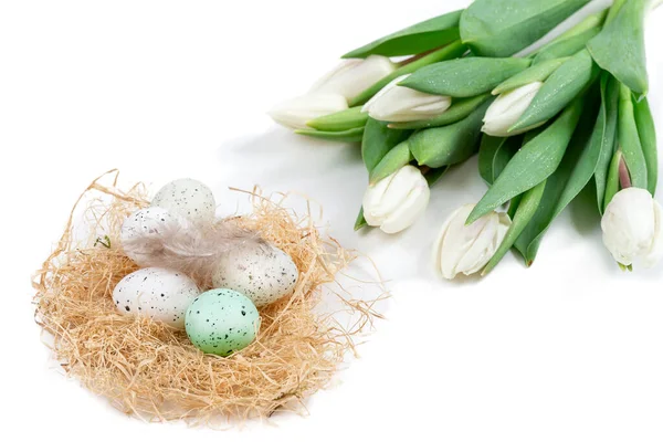 Easter Eggs Decorative Nest Straw Bouquet White Tulips — Stockfoto