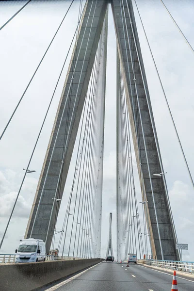 ノルマンディー橋 英語版 またはポンド ノルマンディー 英語版 がフランスのセーヌ川三角州の眺め — ストック写真