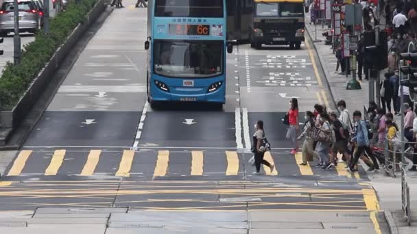2022 Novembre Hong Kong Personnes Traversant Rue Dans Quartier Des — Video