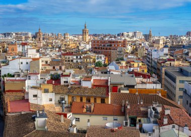 Aralık 2022 - Valencia, İspanya - Valensiya 'nın güzel sokakları, tarihi şehir merkezinde kuşbakışı bir bakış açısıyla