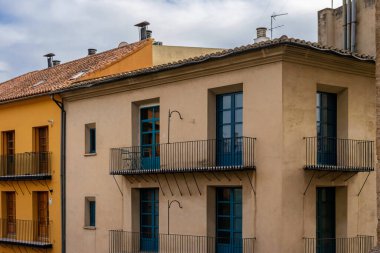 Aralık 2022 Valencia, İspanya tarihi şehir merkezinde gün boyunca Valencia 'nın güzel sokakları.