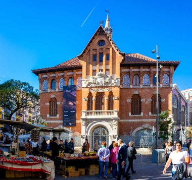 Aralık 2022 Valencia, İspanya tarihi şehir merkezinde gün boyunca Valencia 'nın güzel binaları.