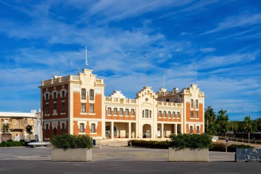 Aralık 2022 Valencia, İspanya tarihi şehir merkezinde gün boyunca Valencia 'nın güzel binaları.