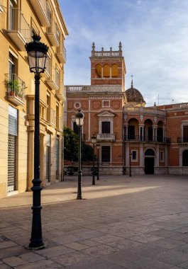 Aralık 2022 - Valencia, İspanya - Valensiya Katedrali Gün boyunca şehrin tarihi merkezinde