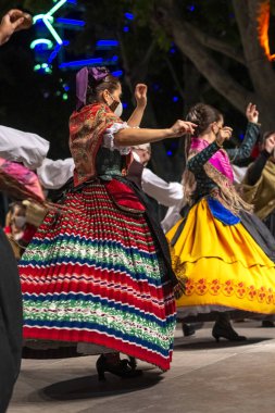 Eylül 2021 - Albacete, İspanya - Yerel halk tipik İspanyol dansları