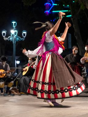 Eylül 2021 - Albacete, İspanya - Yerel halk tipik İspanyol dansları