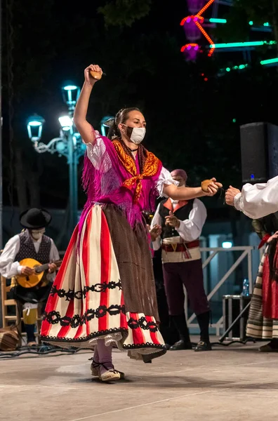 2021年9月 スペイン アルバセテ スペインの典型的なダンスを踊る民族衣装の地元の人々 — ストック写真