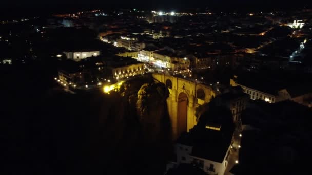 Vídeo Del Dron Noche Desvela Majestuosidad Del Puente Nuevo Ronda — Vídeos de Stock