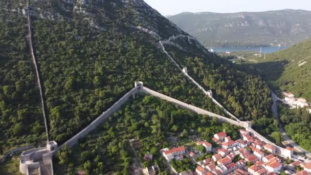 Hırvatistan Ston Kentinin Üzerinde Yüksek Çözünürlüklü Insansız Hava Aracı Görüntüsüyle — Stok video