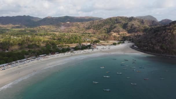 Zachyťte Pulzující Gobelín Pobřežní Krásy Lomboku Zatímco Dron Soustředí Panorama — Stock video