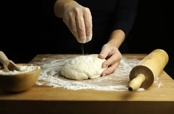 Preparazione Pasta Tradizionale Fatta Casa Vista Ravvicinata Mani Donna Che — Foto Stock