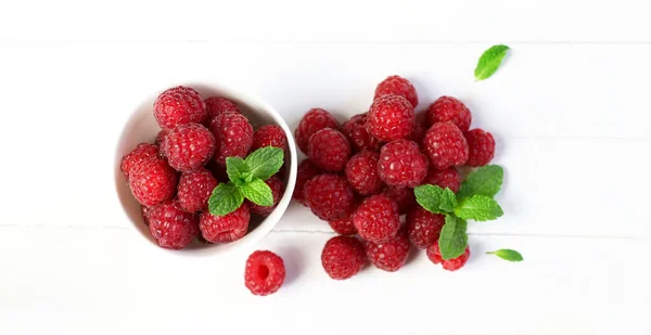 Fresh Raspberries Leaves Mint White Background Healthy Food Directly Perfect — Stock Photo, Image