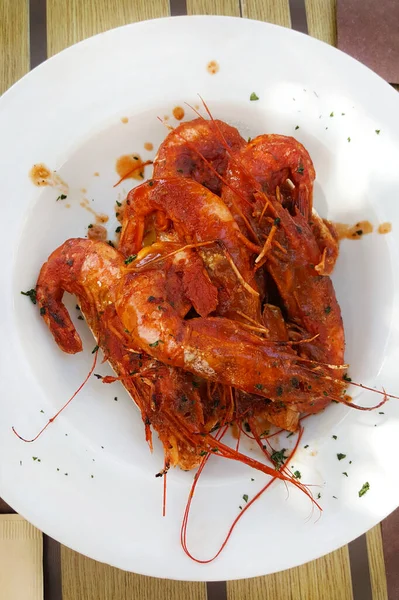 Mélanger Les Crevettes Frites Dans Une Sauce Tomate Isolée Sur — Photo