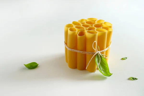 Nyers Tészta Száraz Izolált Fehér Alapon Cannelloni Tésztacső Olasz Étel — Stock Fotó
