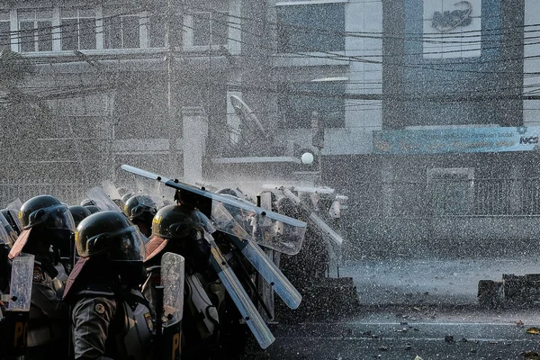 Şehirdeki askeri ekipmanlar