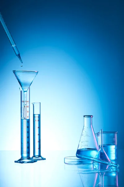 Frasco Laboratório Com Líquido Azul — Fotografia de Stock