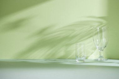 Minimum Yaşam Alanında Sabah Işığı ve Doğal Gölgeler.