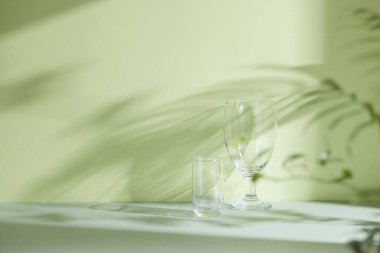 Minimum Yaşam Alanında Sabah Işığı ve Doğal Gölgeler.