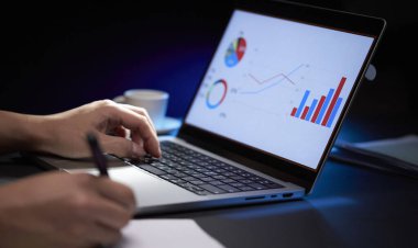 Modern Ofiste Veri Analizi, Dijital Araçlar ve Üretim Elementleri ile Profesyonel İş Akışı