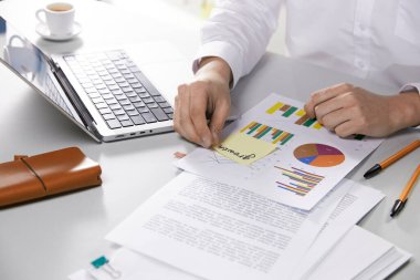 Modern Ofiste Veri Analizi, Dijital Araçlar ve Üretim Elementleri ile Profesyonel İş Akışı