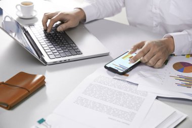 Modern Ofiste Veri Analizi, Dijital Araçlar ve Üretim Elementleri ile Profesyonel İş Akışı