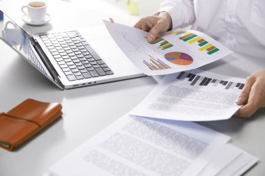 Modern Ofiste Veri Analizi, Dijital Araçlar ve Üretim Elementleri ile Profesyonel İş Akışı