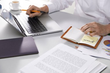 Modern Ofiste Veri Analizi, Dijital Araçlar ve Üretim Elementleri ile Profesyonel İş Akışı