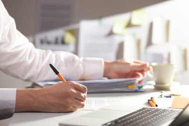 Modern Ofiste Veri Analizi, Dijital Araçlar ve Üretim Elementleri ile Profesyonel İş Akışı