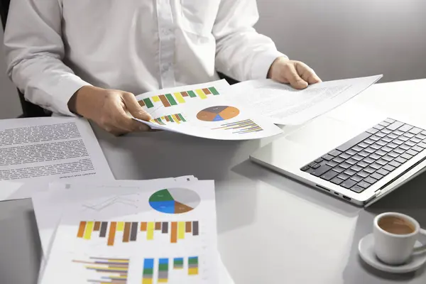 Modern Ofiste Veri Analizi, Dijital Araçlar ve Üretim Elementleri ile Profesyonel İş Akışı