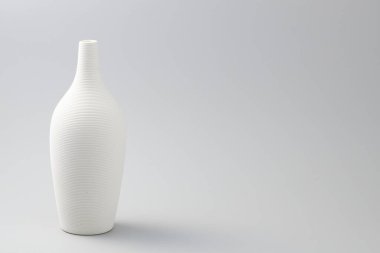 Matt beyaz vazo ev planterior için beyaz izole arkaplan