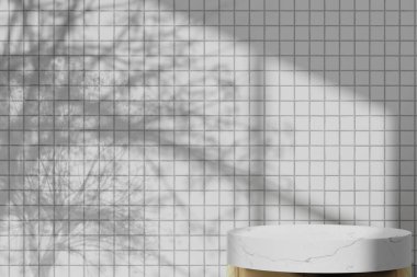 Vazolar, ağaçlar ve doğal ışıkla basit monoton arkaplan.