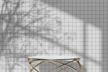 Vazolar, ağaçlar ve doğal ışıkla basit monoton arkaplan.