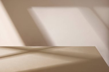 Monoton kağıt dokusu arkaplanı ve güneş ışığı geliyor