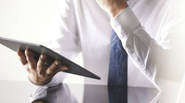 Başarılı bir iş için kullanılabilecek ofis çalışma ortamı.