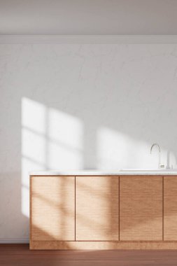 Ilık bir atmosferle iç içe. Parlak güneş ışığı altında sakin bir rahatlığın tadını çıkarabileceğiniz bir yer..