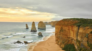 Avustralya 'nın Büyük Okyanus Yolu, okyanusları, uçurumları ve inanılmaz manzarası ile.