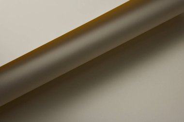 Tasarım için kullanılabilecek renkli bir kağıt. Röfle ve gölgelerin uyumu ile güzel bir katman..