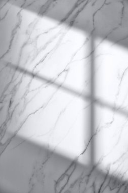 Somut desen arkaplanı. Pencereden süzülen doğal ışığın gölgeleri..