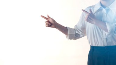 İş konsepti. Liderlik ve yenilikçi tavrı olan bir kadın liderin kendine güveni..