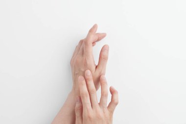 Cilt Güzeli. Sağlıklı ellerin yumuşak nemlendirilmesi için kozmetik krem dokusu.