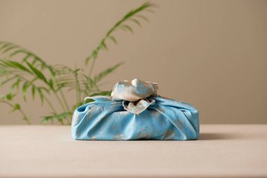 Kore bayramları ve yıldönümleri için yeniden kullanılabilir el yapımı bojagi hediye paketi.