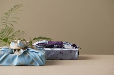 Kore bayramları ve yıldönümleri için yeniden kullanılabilir el yapımı bojagi hediye paketi.