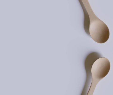 3 boyutlu yazılım tarafından modellenen ahşap desenli kaşıklar