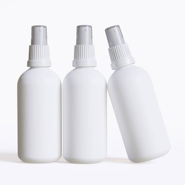 Beyaz arka planda izole edilmiş antiseptik sprey şişesi 3 boyutlu illüstrasyon