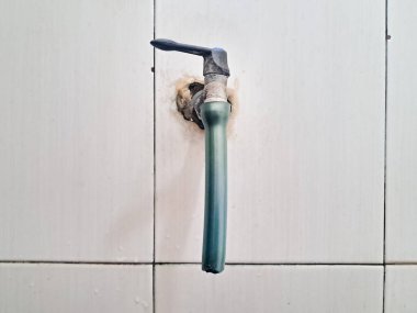 Sulama ve güvenli sulama için musluk 