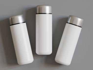 Yalıtılmış şişe ya da bardak suyu izole edilmiş arka plan